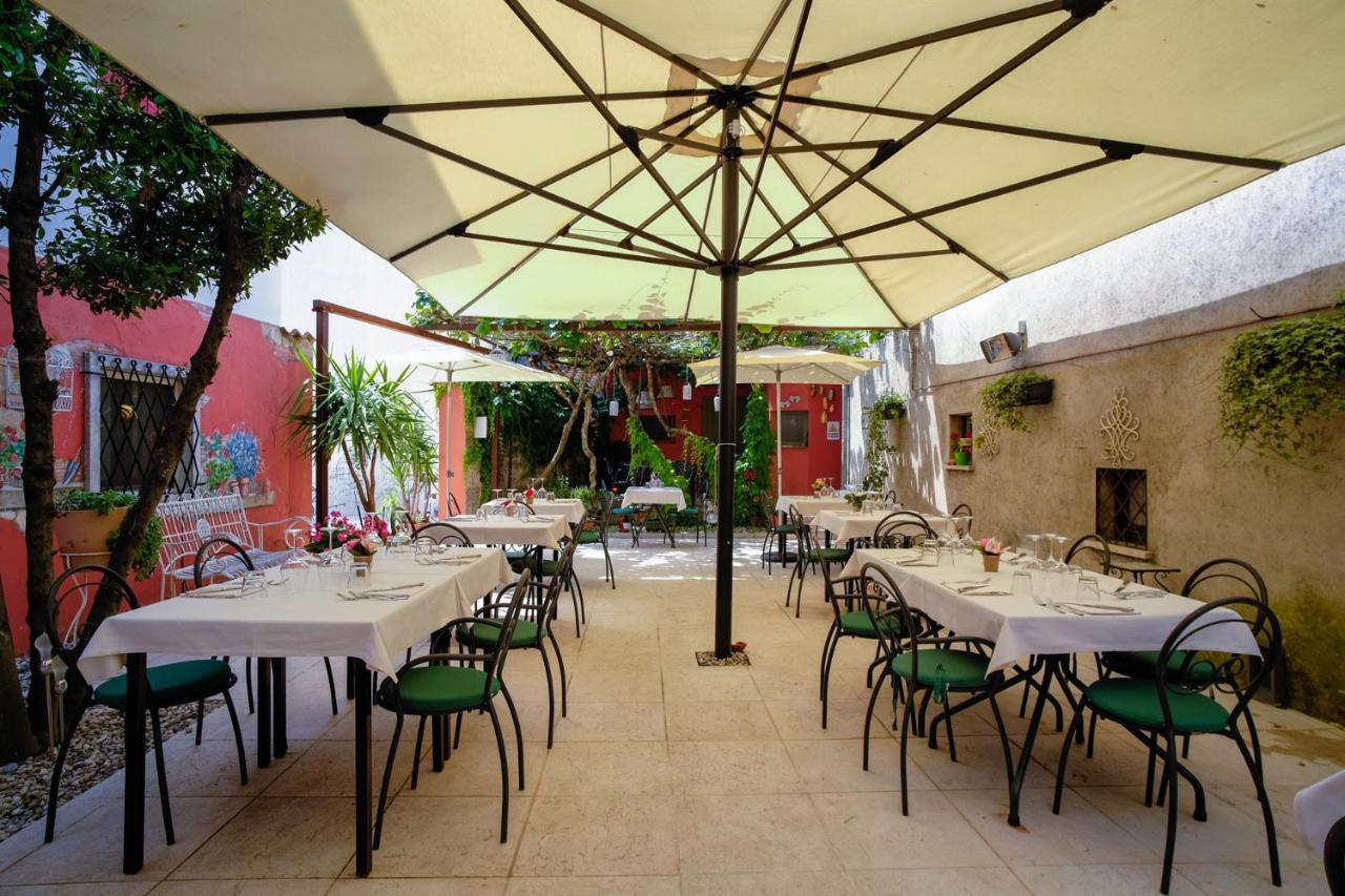 Locanda Il Cavallino Valeggio sul Mincio Exterior photo